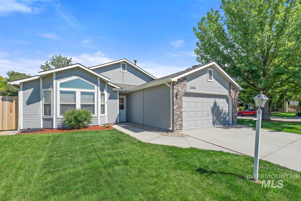 2246 Chateau - Photo 1