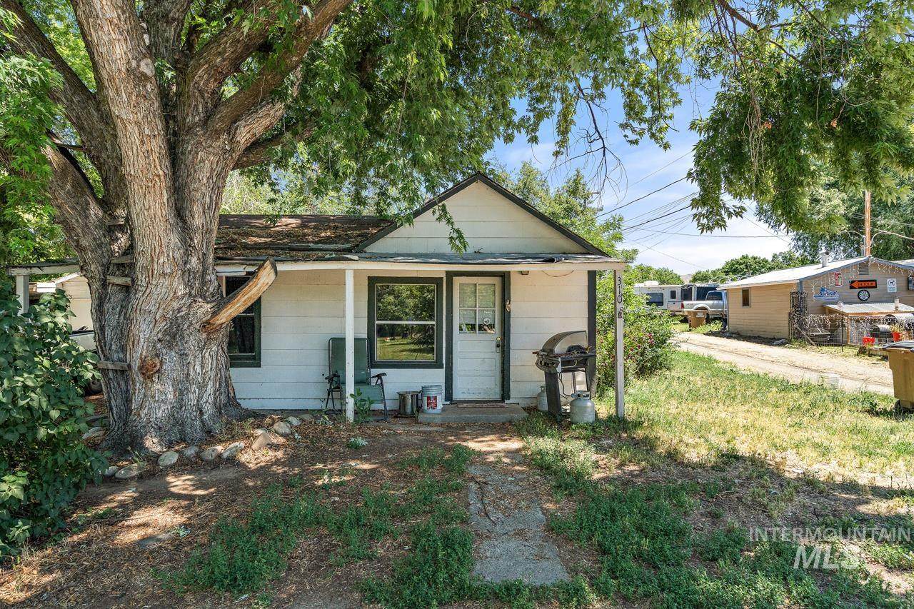 310 Declark Ave - Photo 1