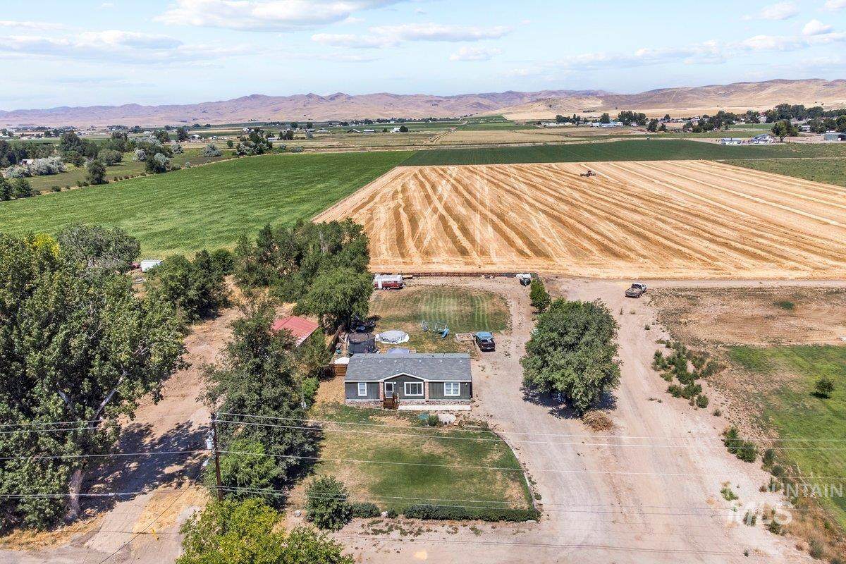 1120 Pioneer Rd - Photo 1