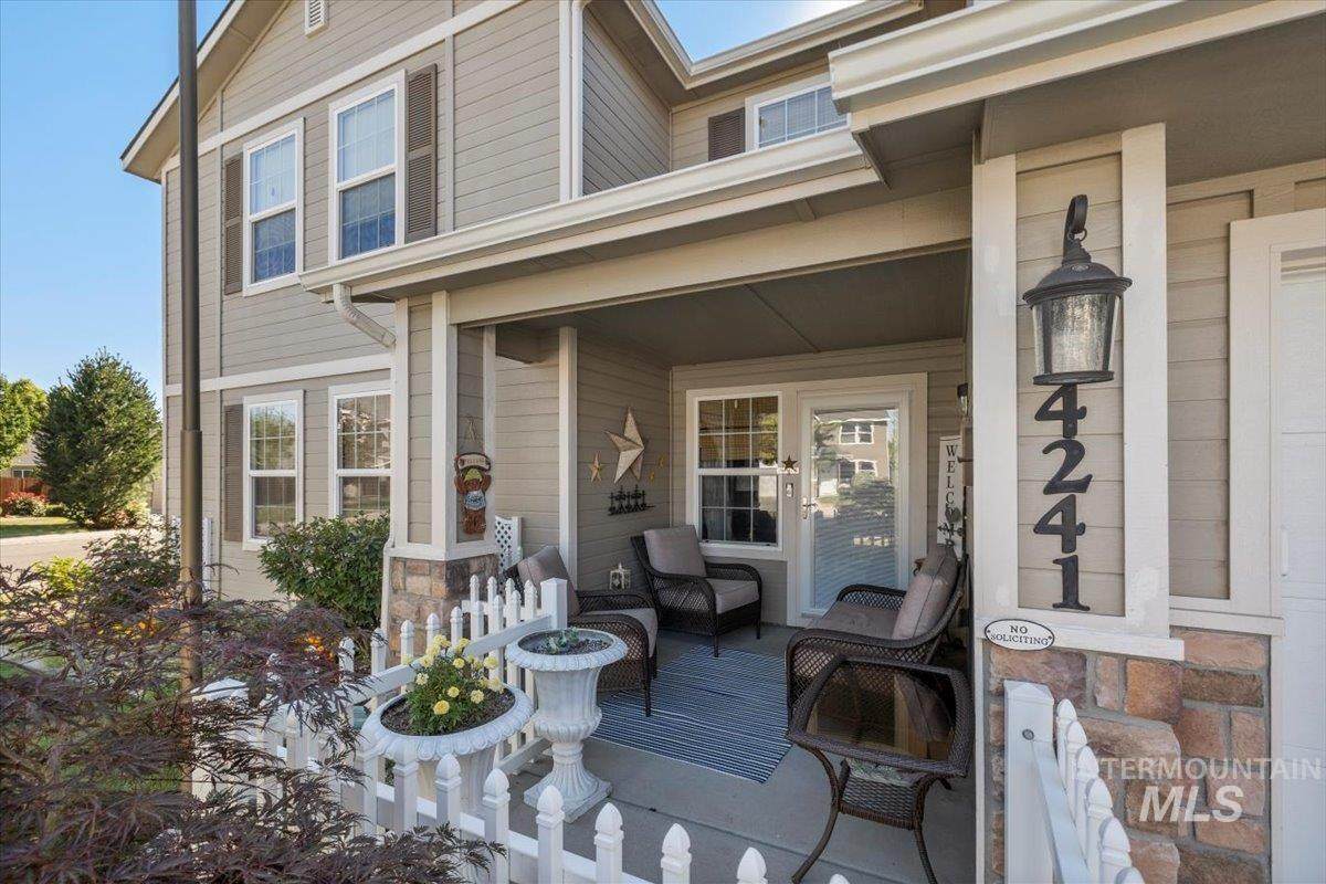4241 Weston Ave. - Photo 1