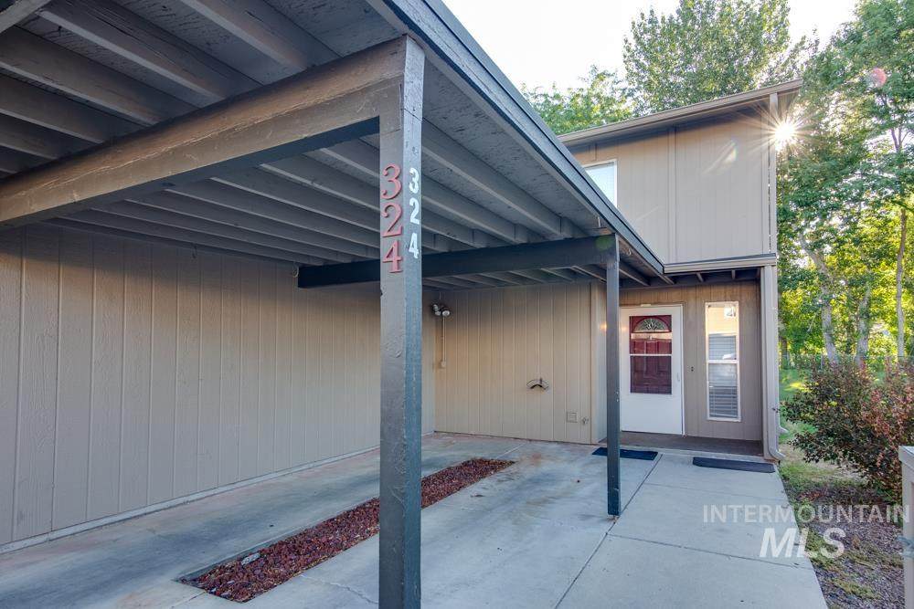 324 Eagle Glen Lane - Photo 1