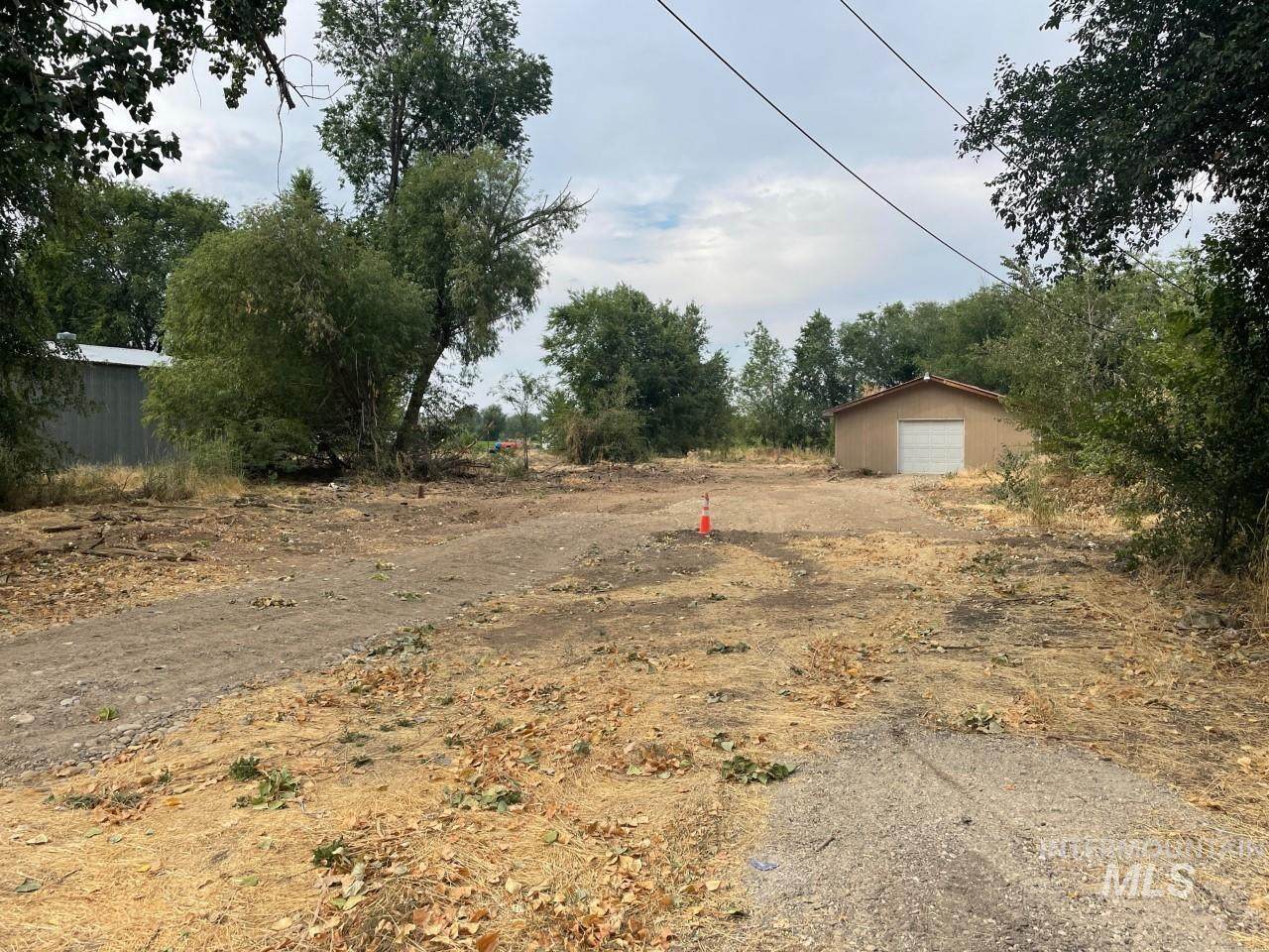 1140 Pioneer Road - Photo 1