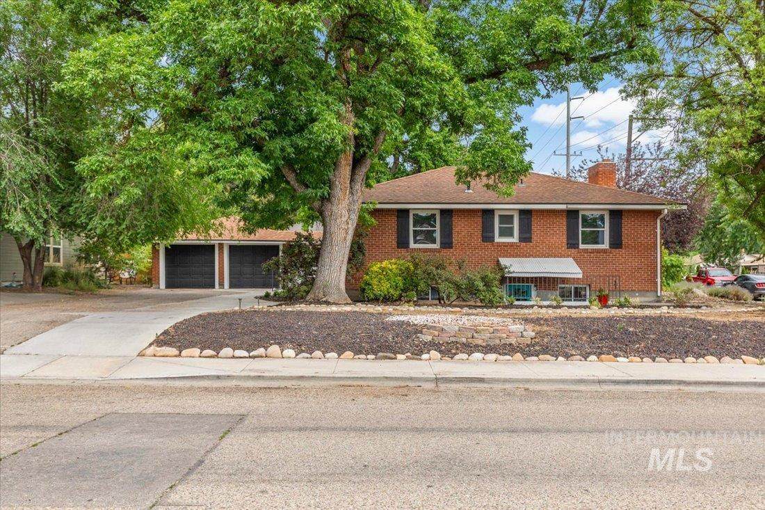 1726 Columbus St - Photo 1