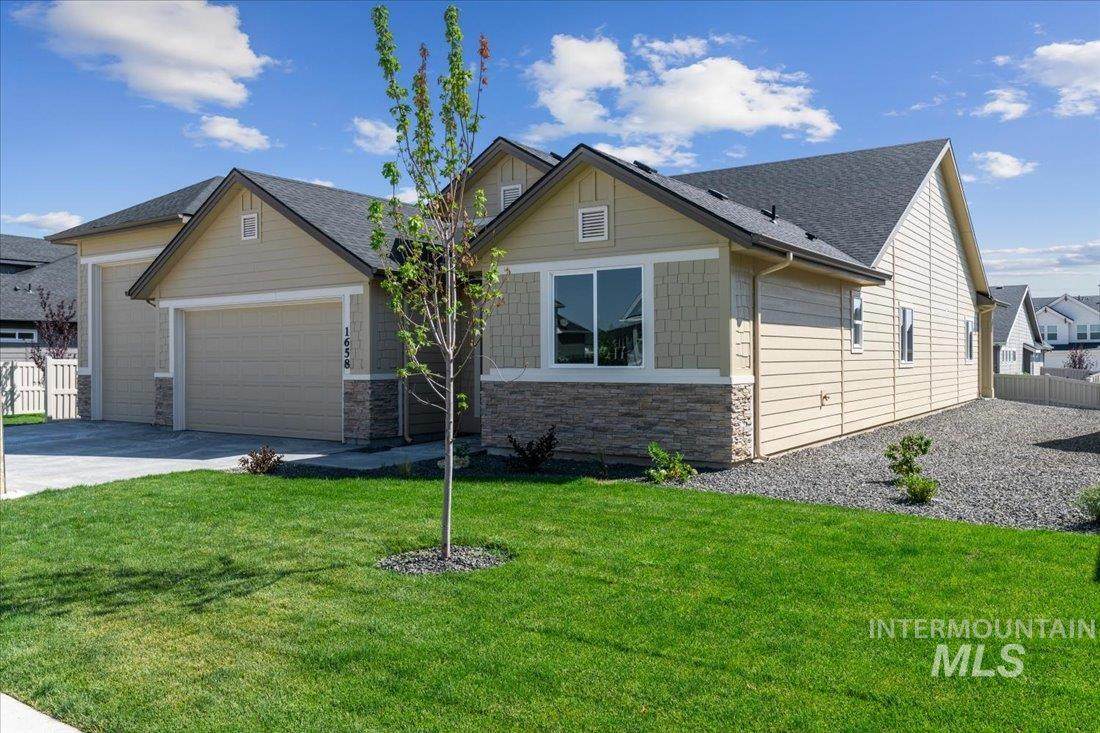 1658 Mary Hill Ave - Photo 1