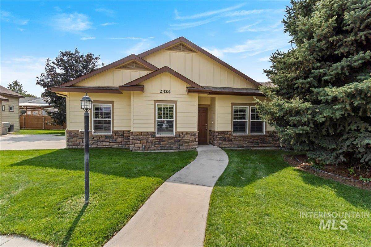 2324 Wood Springs Pl - Photo 1