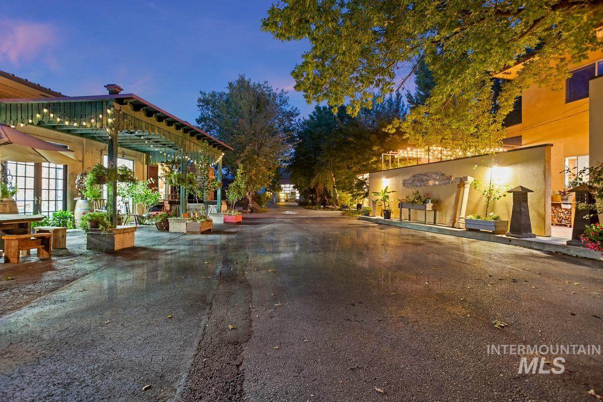 219 Murray St - Photo 1