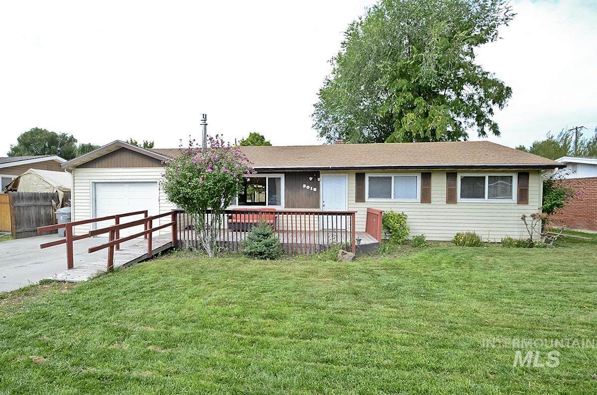 3016 Colorado Ave - Photo 1