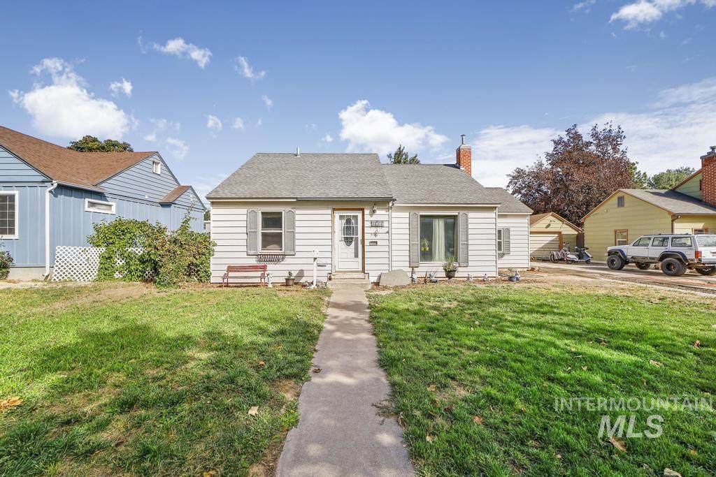 1611 Maple Avenue - Photo 1