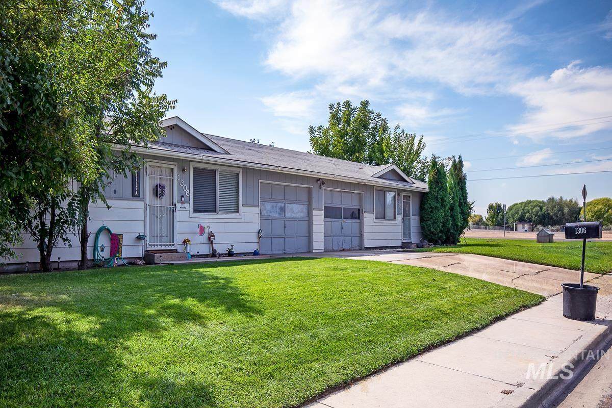 1306 E Spruce St - Photo 1