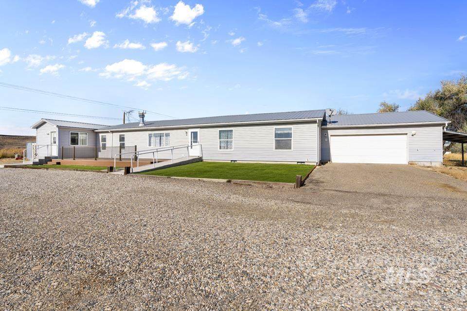 388 Tuttle Dr - Photo 1