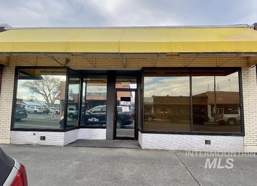 920 6th Street - Photo 1