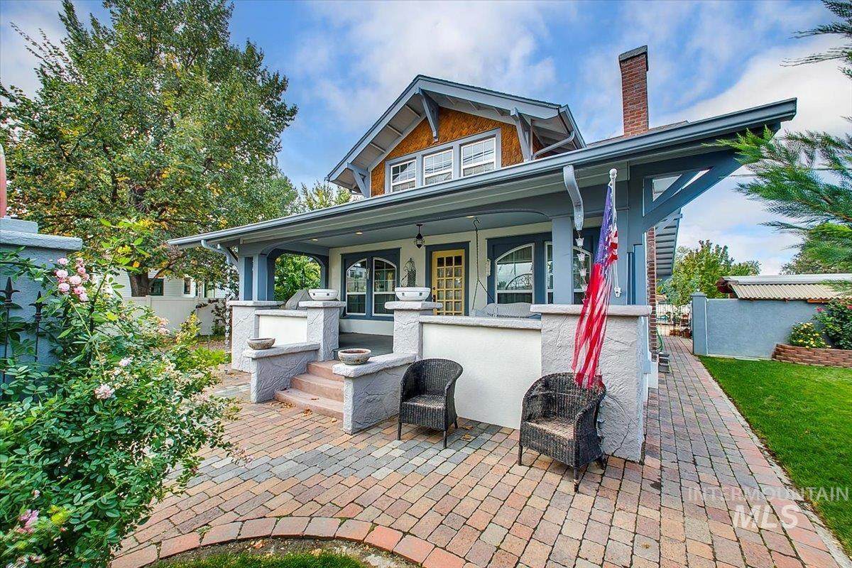 829 Meridian Rd - Photo 1