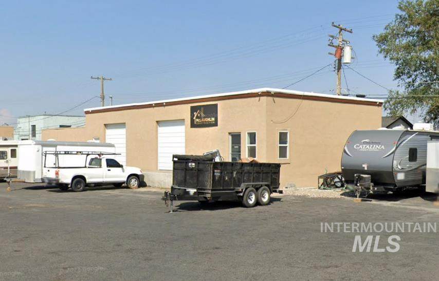 735 Minidoka Ave - Photo 1
