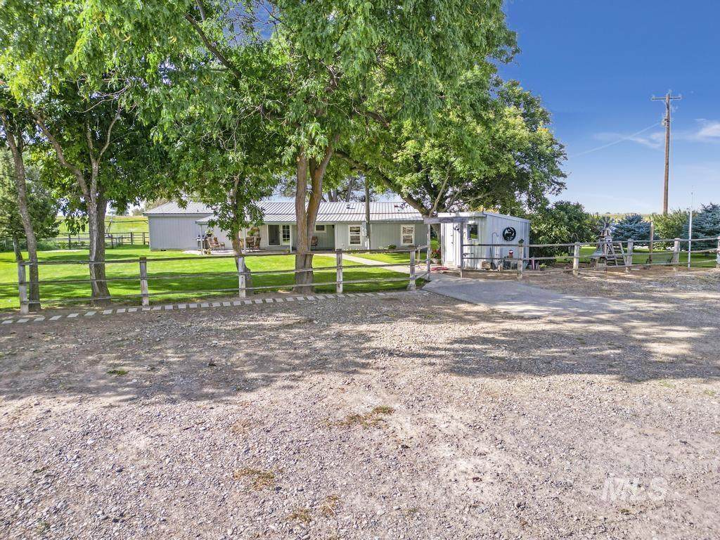 214 800 E - Photo 1