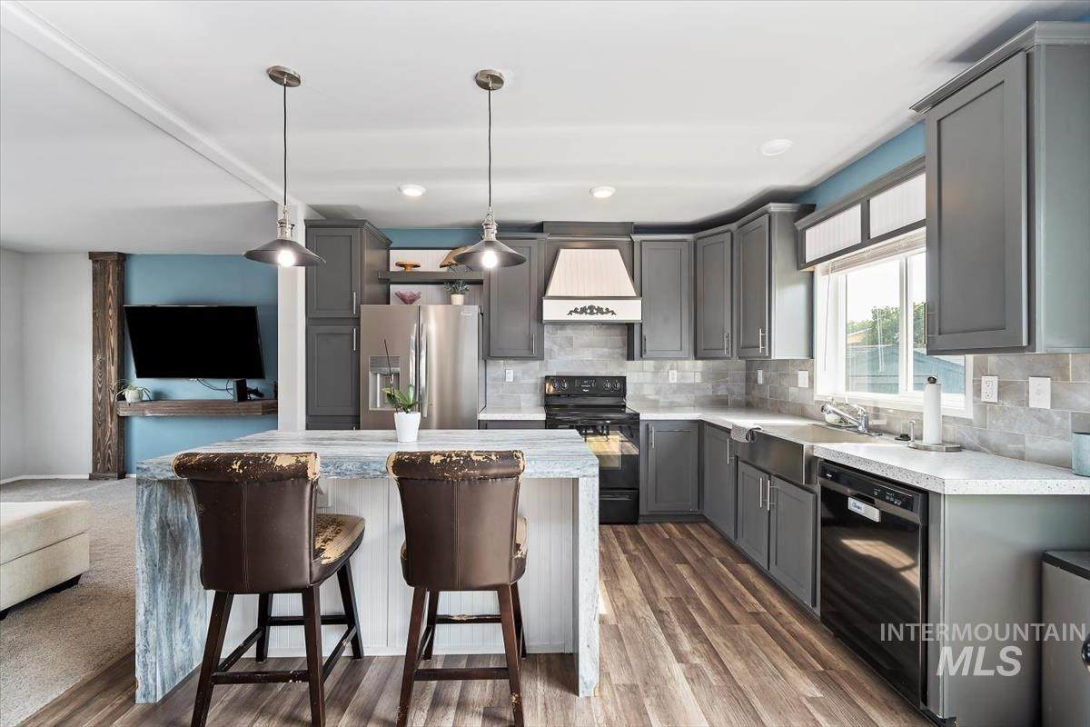 424 Cherry Lane - Photo 1