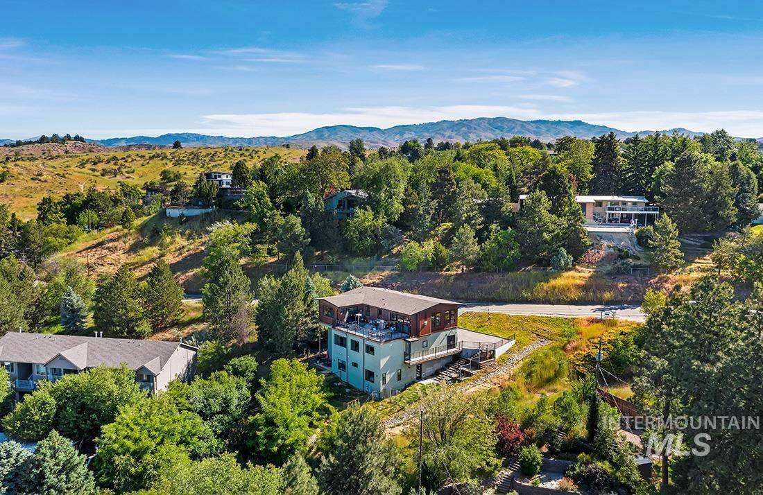 1015 Shaw Mountain Rd - Photo 1