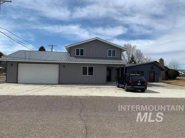 405 2nd St - Photo 1