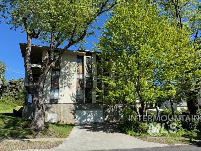 122 Washington - Photo 1