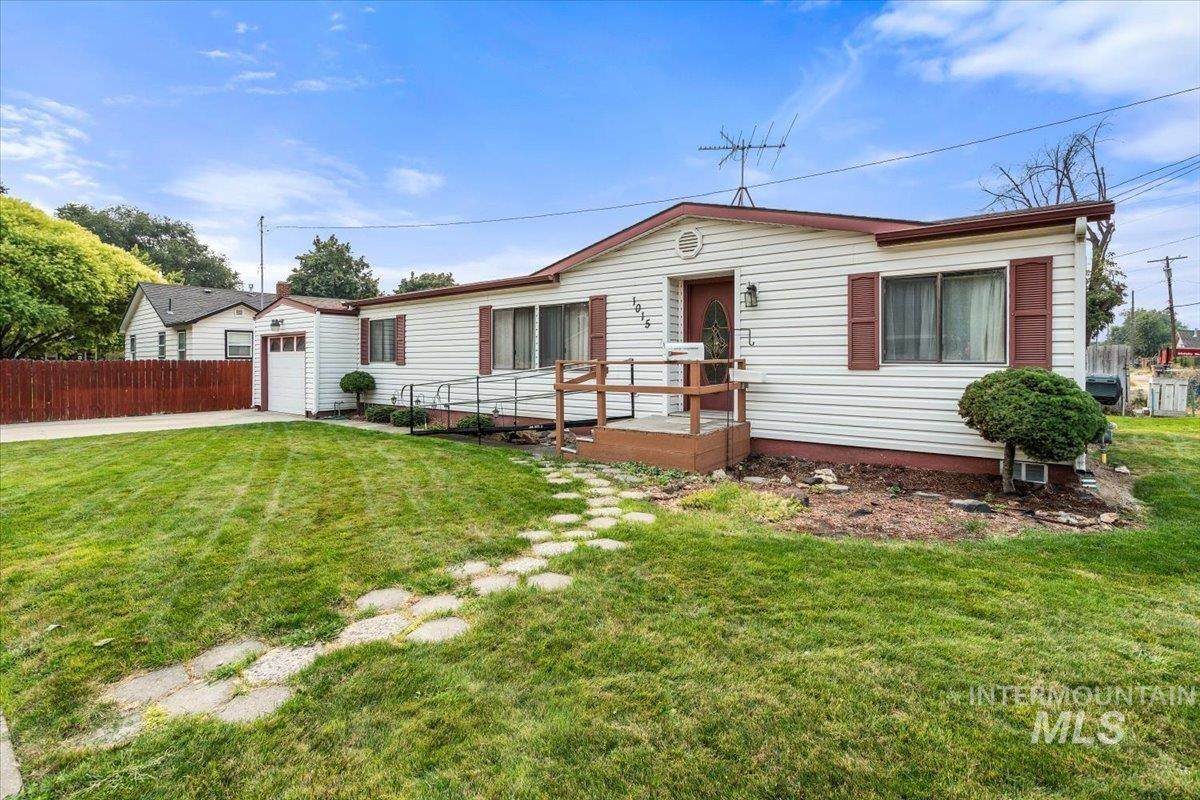 1015 Dewey Avenue - Photo 1