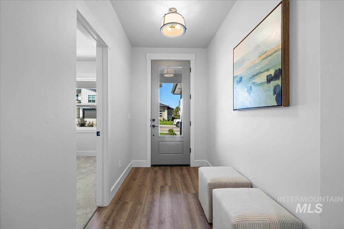 1012 Whitewater Way - Photo 1