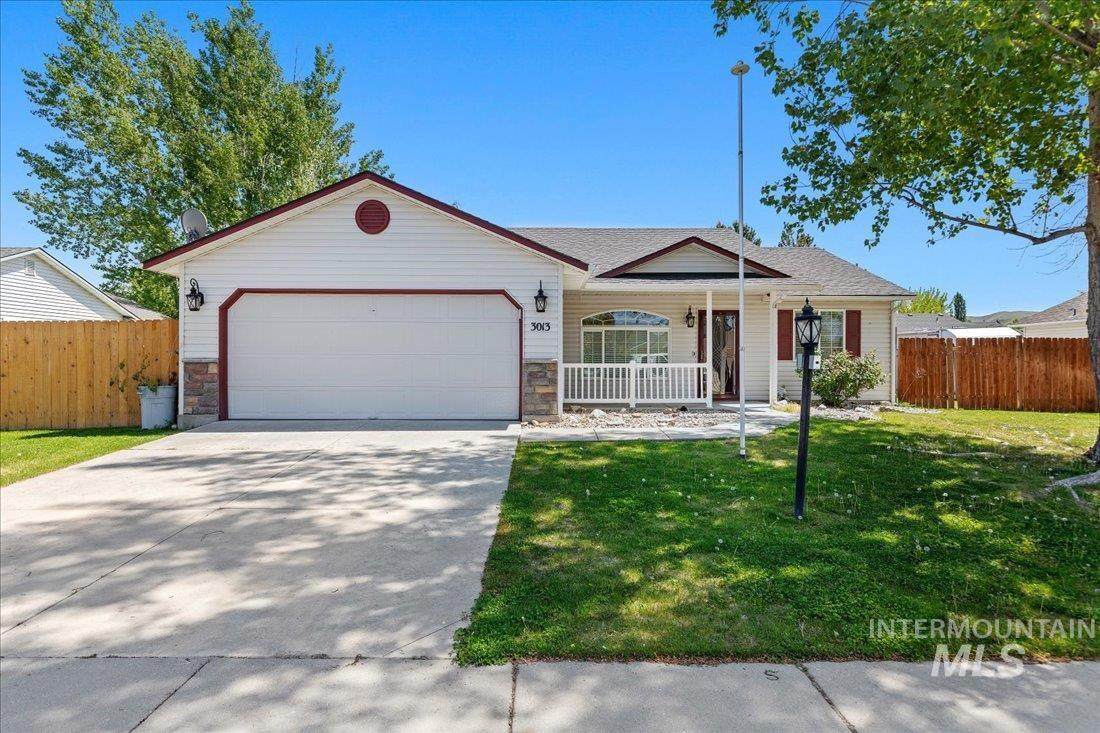 3013 Mimosa Ln - Photo 1