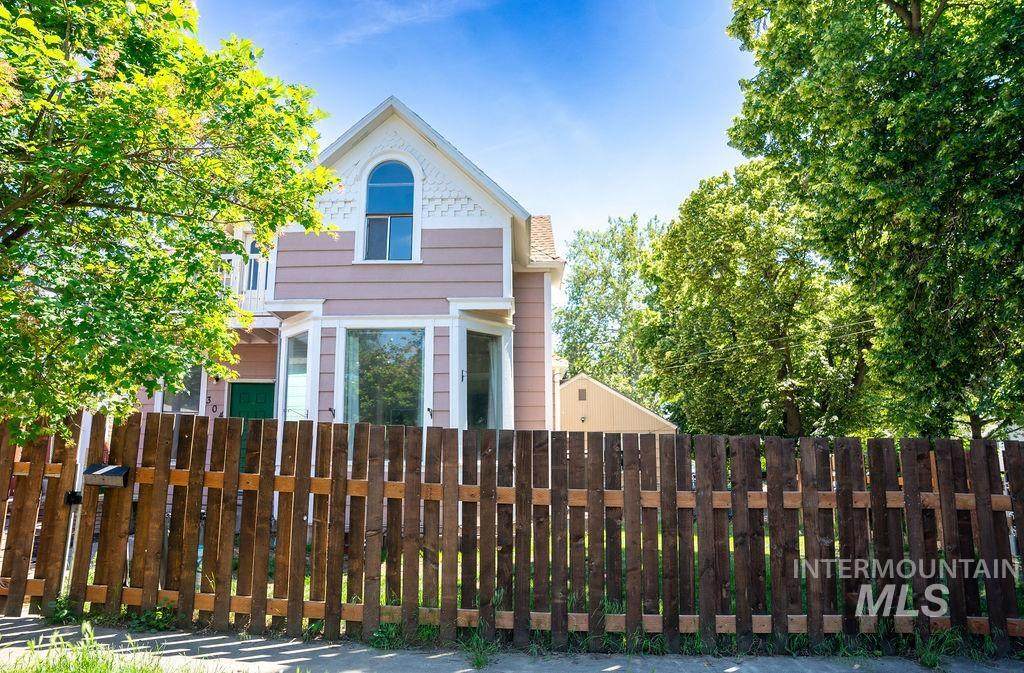 304 6th Ave - Photo 1