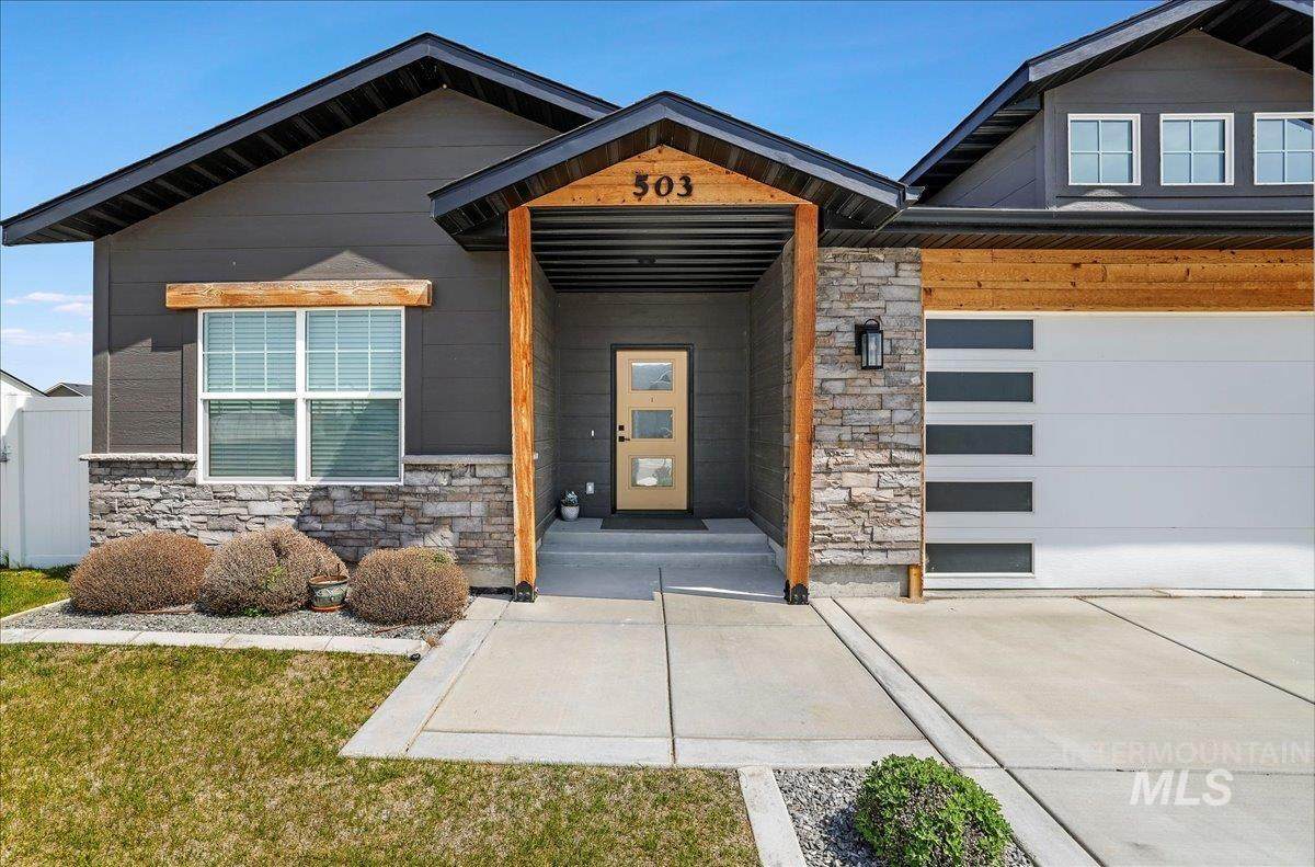 503 April Ave - Photo 1