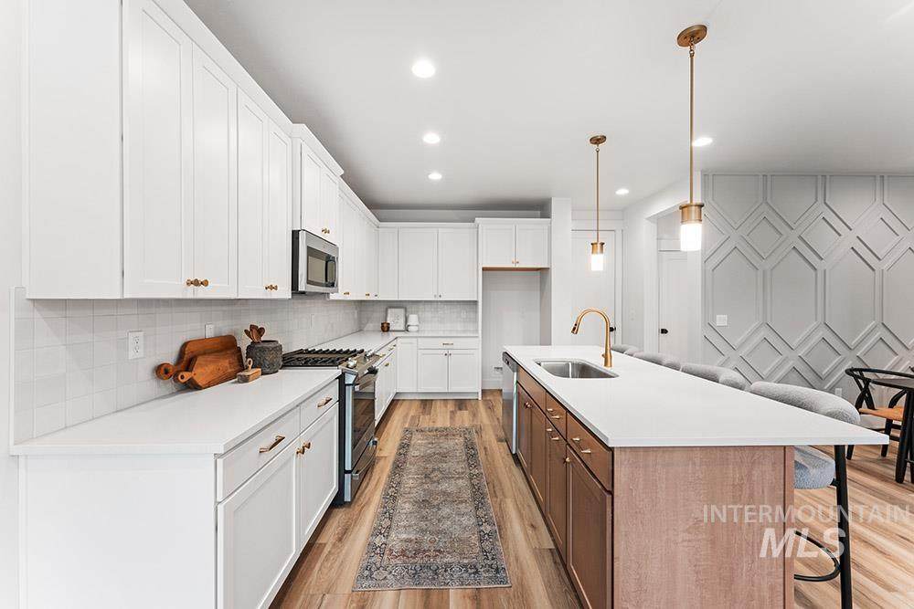 450 Presidio Ln - Photo 1