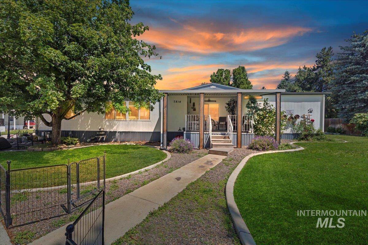 7814 Manassas - Photo 1