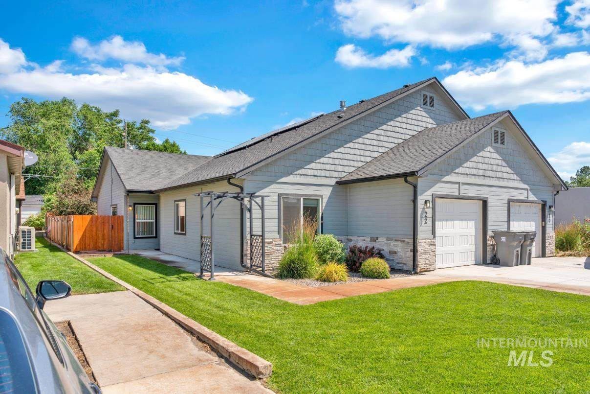 22 Owyhee Ave - Photo 1