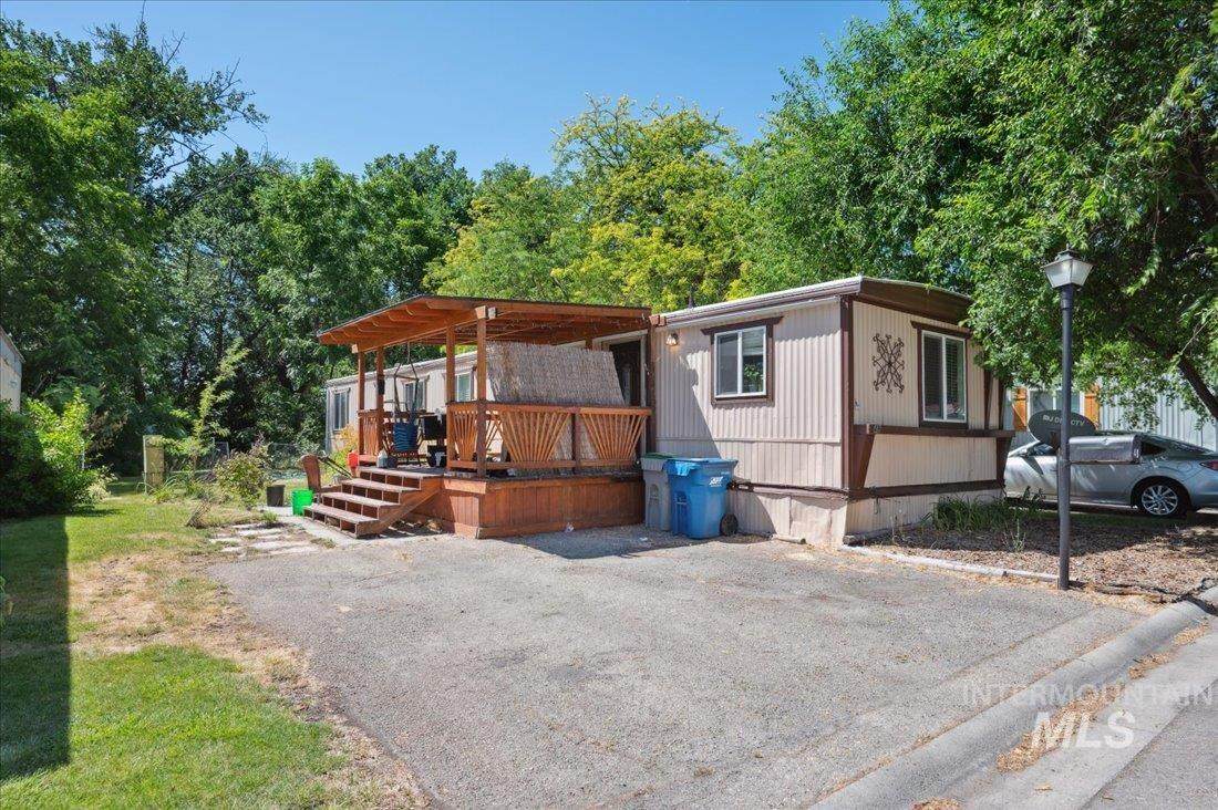 790 Riviera Dr - Photo 1