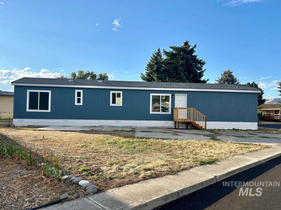 2015 6th Ave - Photo 1