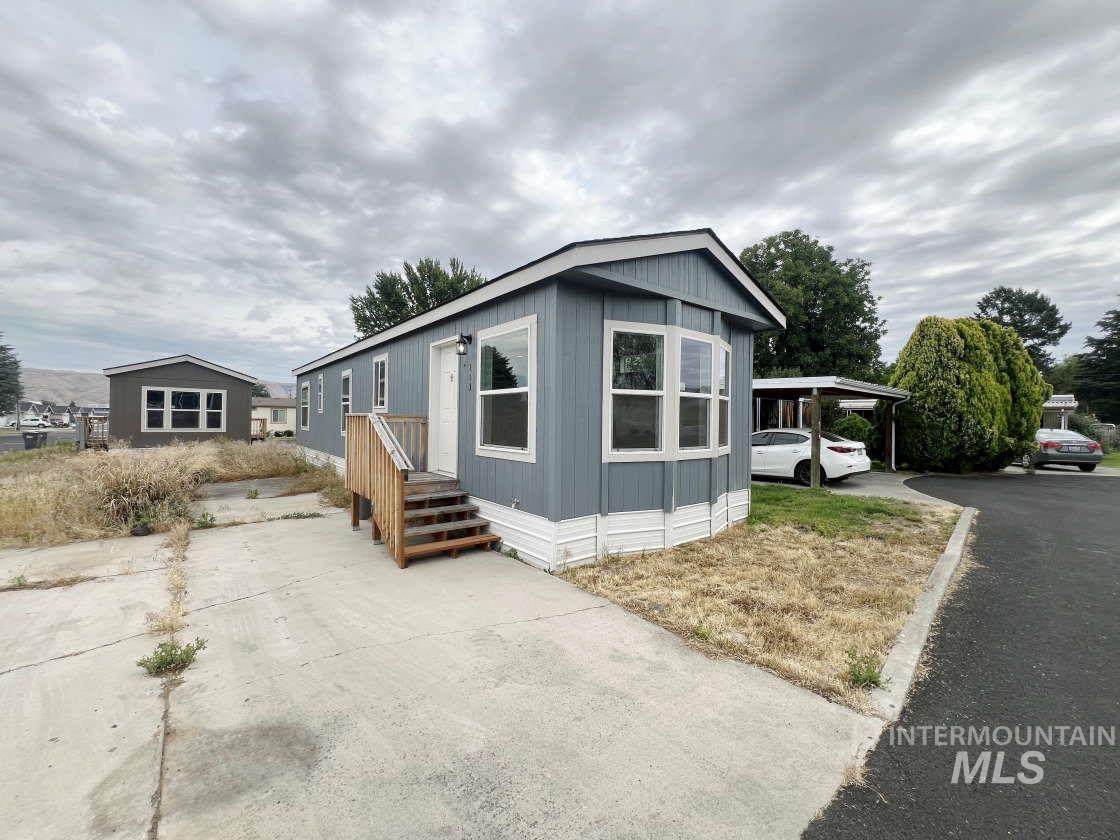 2015 6th Ave - Photo 1