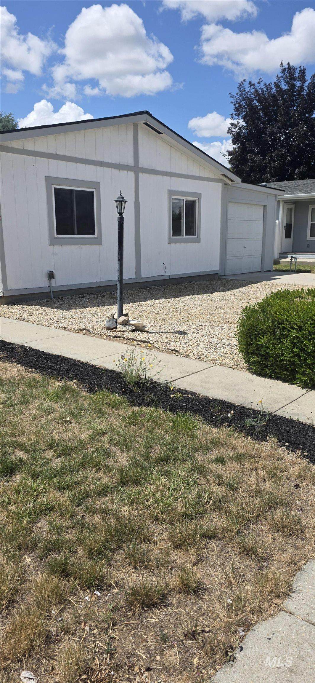 10675 W Glen Ellyn Street - Photo 1