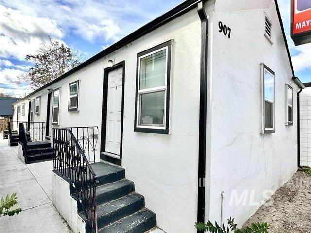 911 2nd Street S - Photo 1