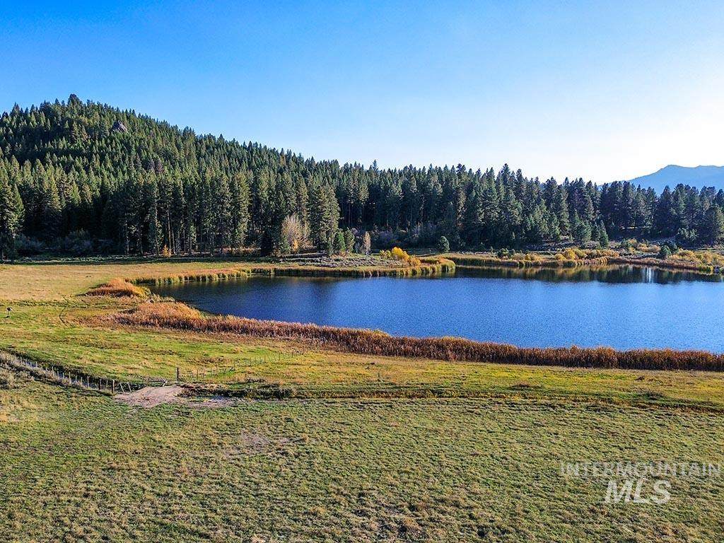 23 Hall Ln, East - Photo 1