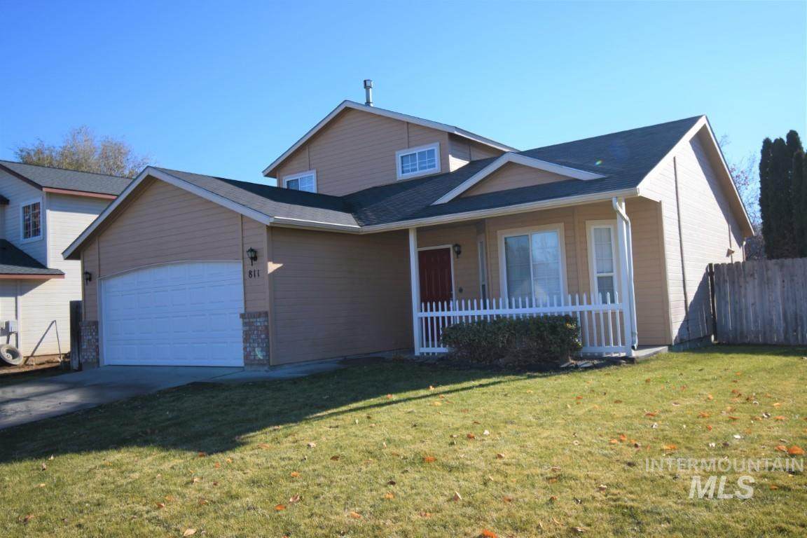 811 Dewey Ave - Photo 1