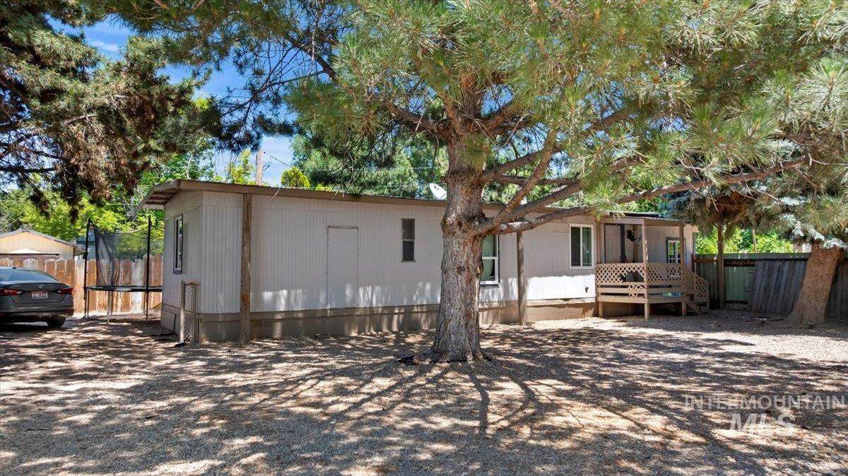 11194 Linda St - Photo 1