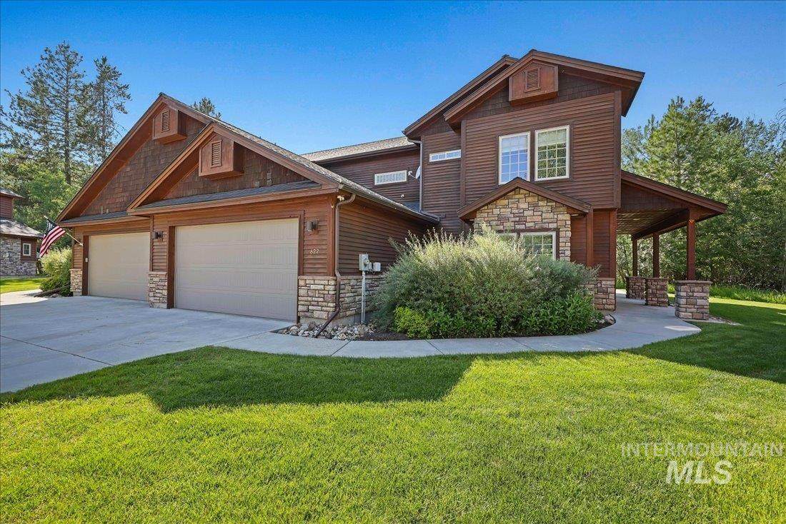 622 Blue Water Circle - Photo 1