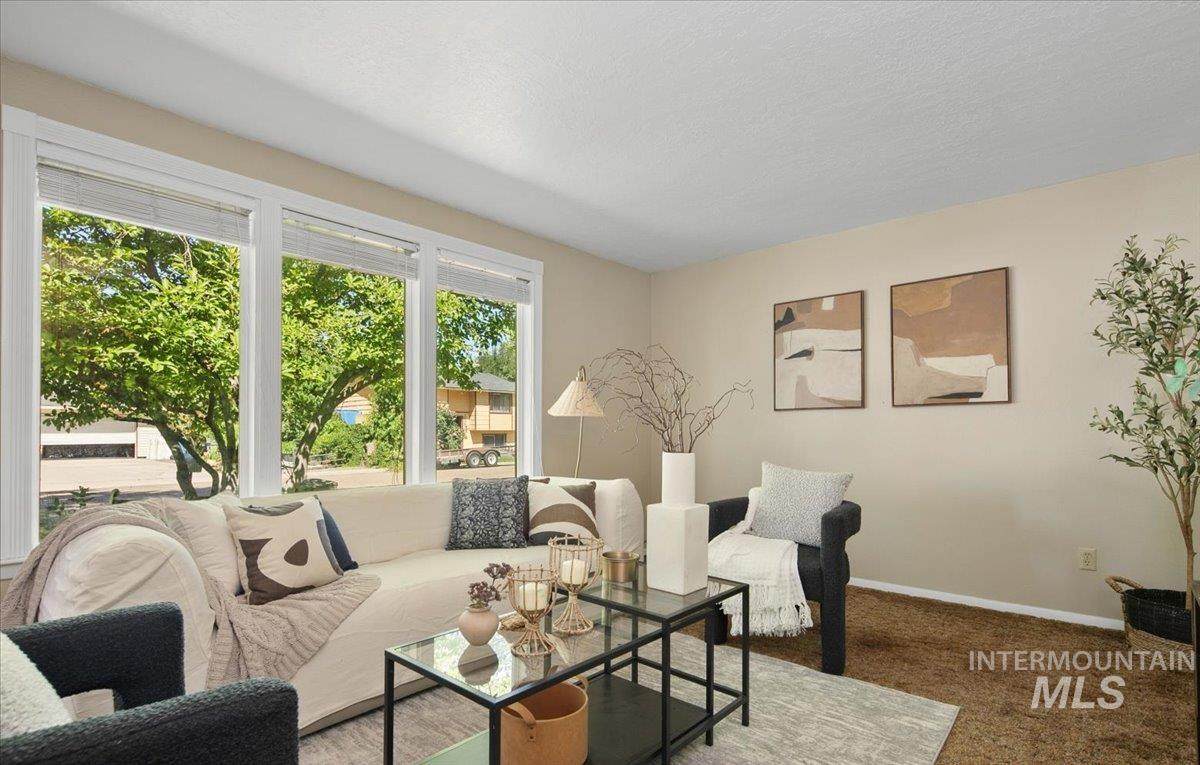 920 N Plateau Ave - Photo 1
