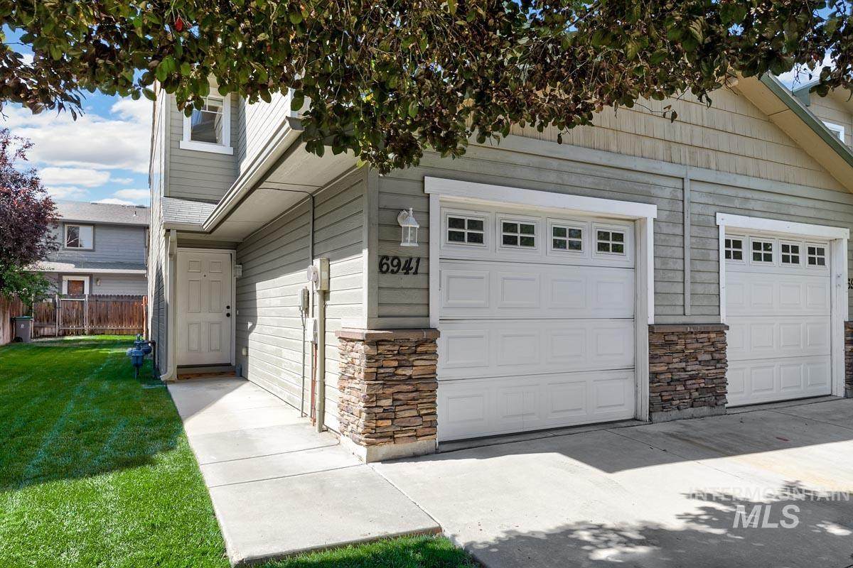 6941 Preece Lane - Photo 1