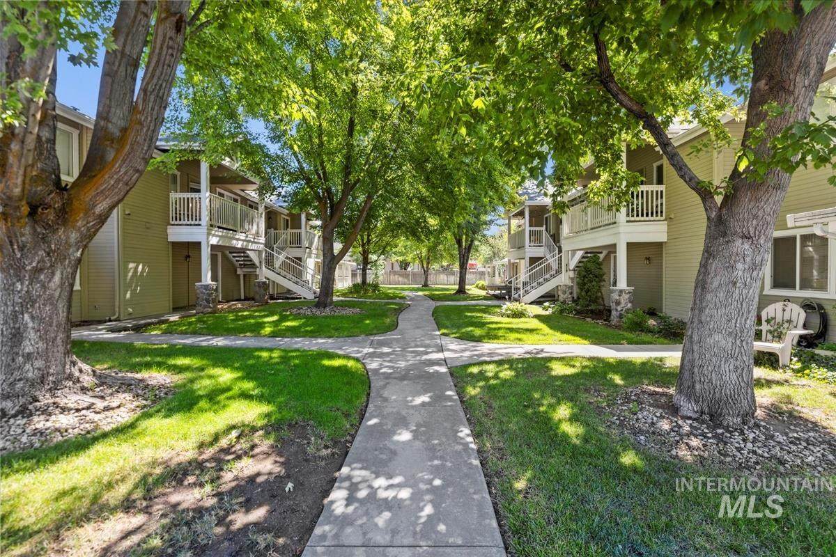 415 State - Photo 1