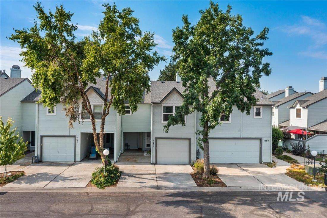 8453 Cascade Lane - Photo 1