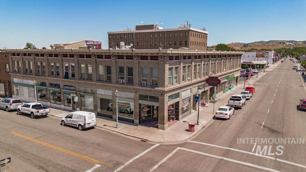 310 Center St - Photo 1