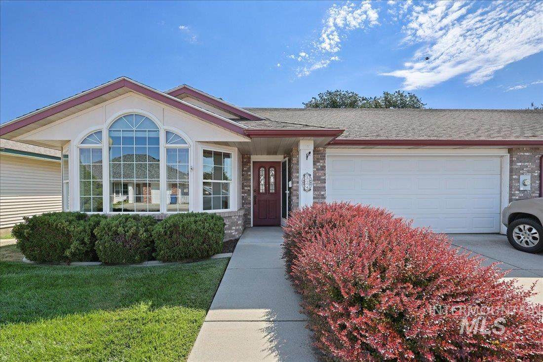 124 Country Lane Loop - Photo 1