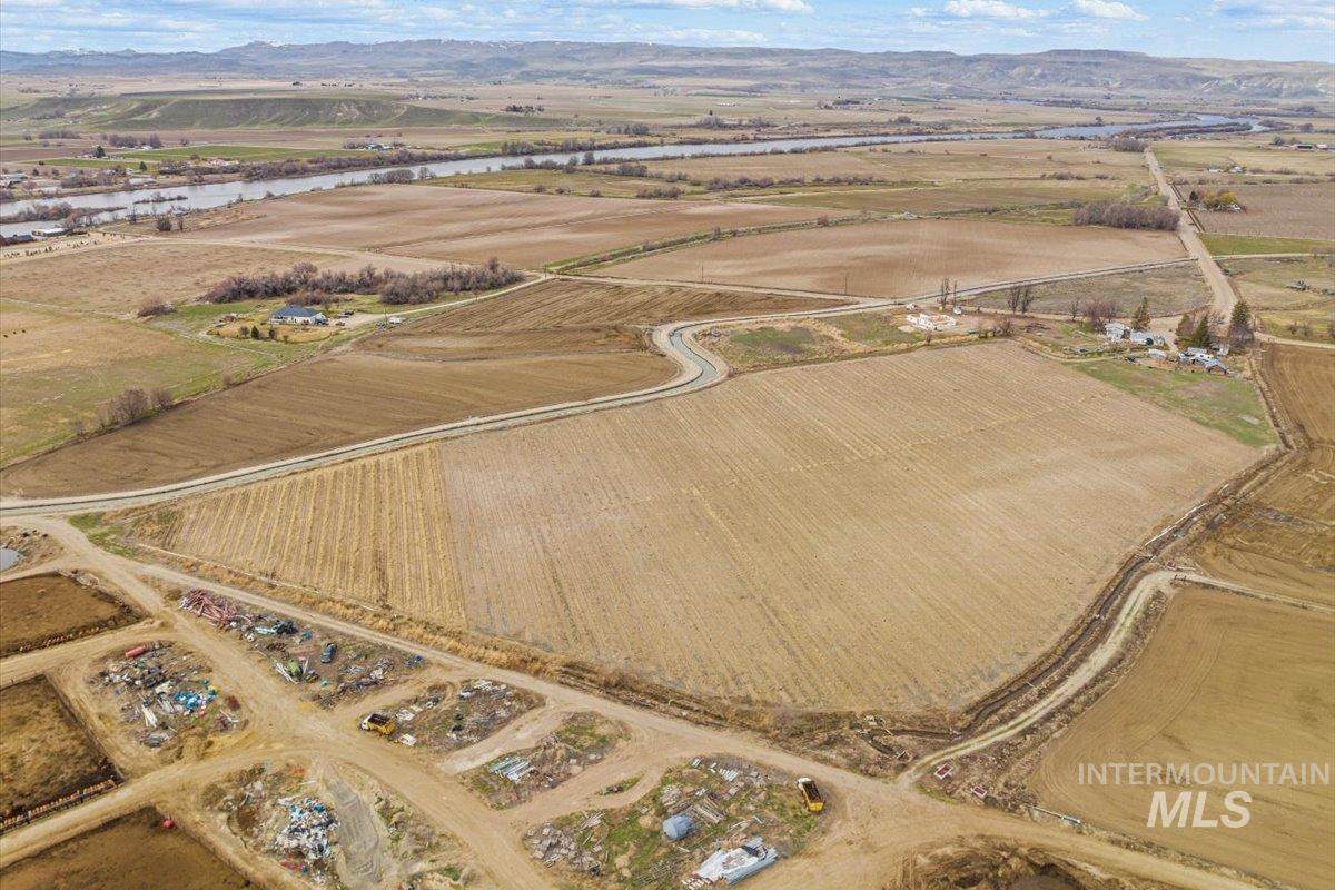 21488 Case Ln - Photo 1