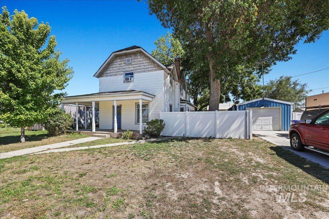 210 3rd St - Photo 1