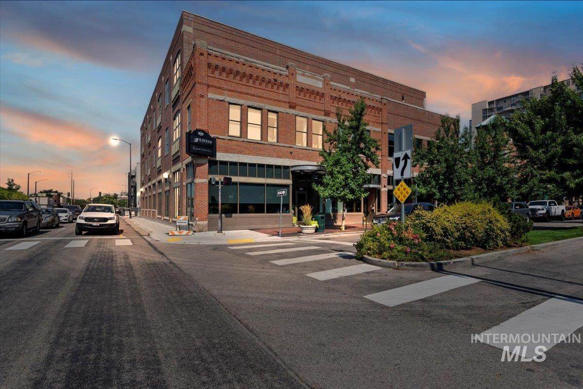 419 8th St #309 - Photo 1