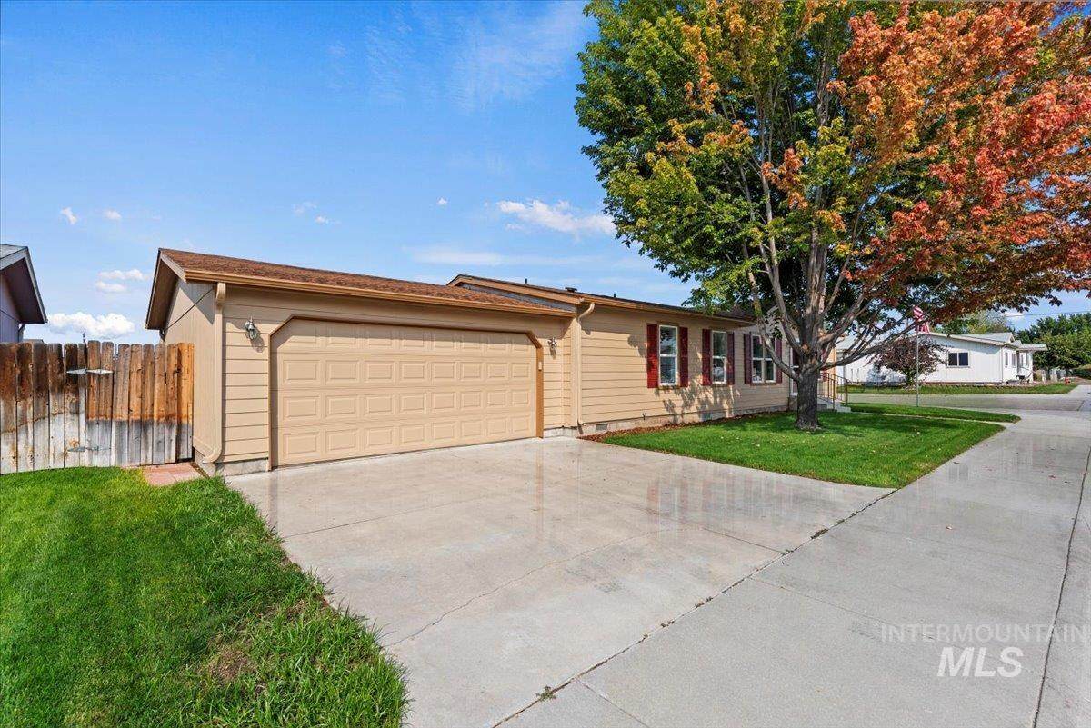 1331 American Ave - Photo 1