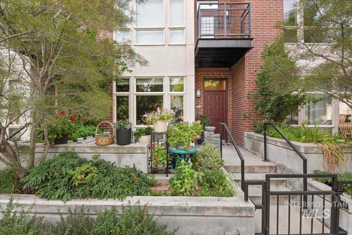 412 S 13th Street - Photo 1